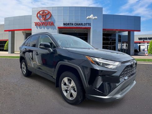 Used 2025 Toyota RAV4 XLE image 1
