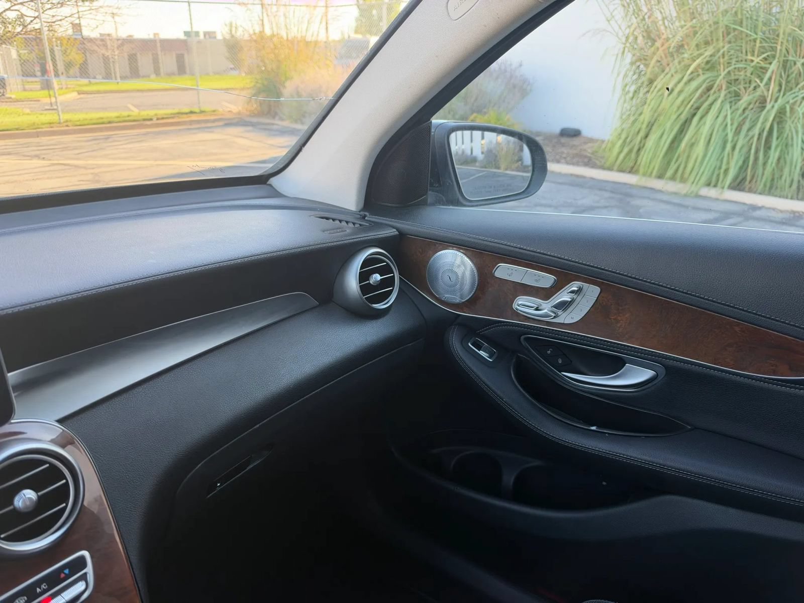 Used 2016 Mercedes-Benz GLC 300 4MATIC w/ Driver Assistance Package image 18
