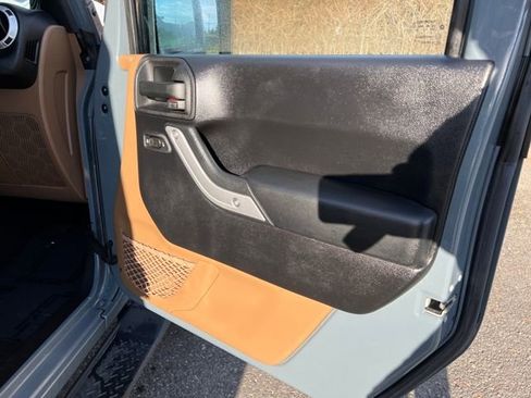 Used 2014 Jeep Wrangler Unlimited Sahara image 30