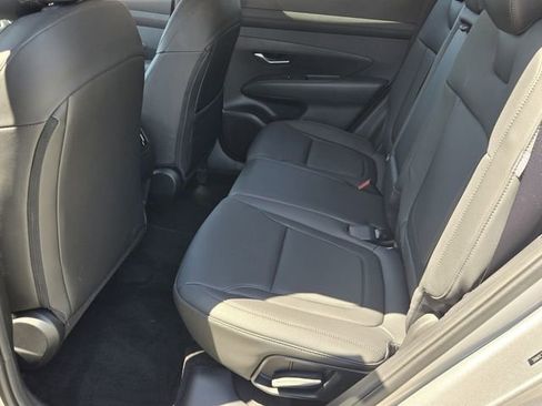 Used 2025 Hyundai Tucson SEL FWD image 11