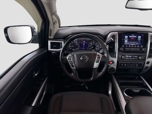 Used 2021 Nissan Titan SV w/ SV Convenience Package AWD/4WD image 17