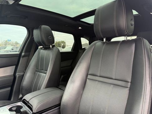 Used 2022 Land Rover Range Rover Velar R-Dynamic S image 12