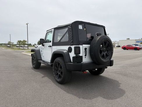 Used 2018 Jeep Wrangler Sport AWD/4WD image 3