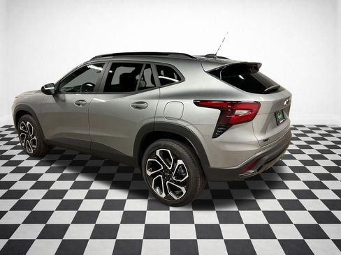 Certified 2025 Chevrolet Trax RS w/ Driver Confidence Package FWD image 7
