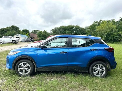Used 2024 Nissan Kicks S FWD image 5