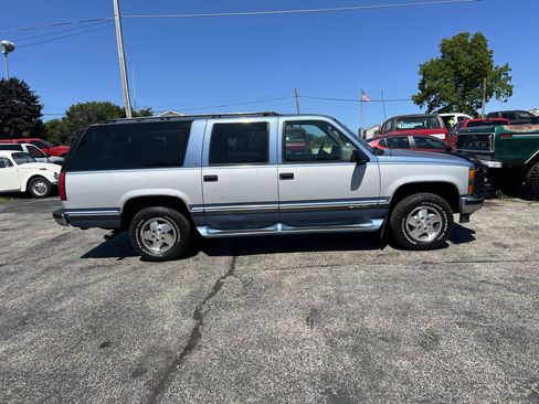 Used 1995 Chevrolet Suburban 4WD image 4