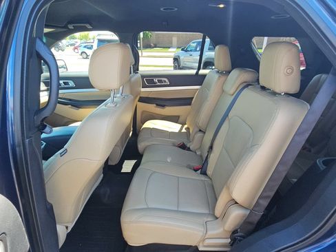 Used 2016 Ford Explorer XLT w/ Equipment Group 202A FWD image 26