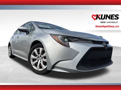 Used 2020 Toyota Corolla LE FWD image 1