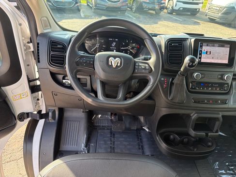 Used 2024 RAM ProMaster 2500 w/ Convenience Group FWD image 16