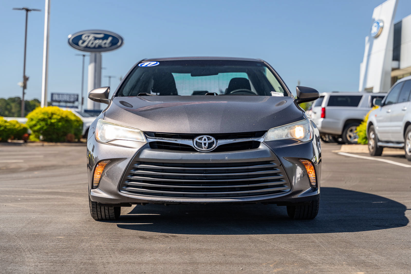 Used 2017 Toyota Camry SE FWD image 2
