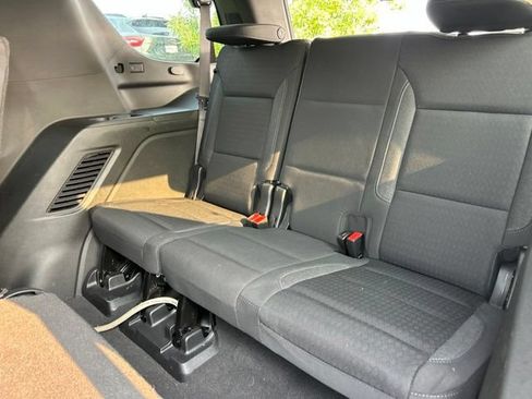 Used 2022 GMC Yukon SLE AWD/4WD image 13