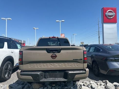 Certified 2024 Nissan Frontier PRO-4X w/ Pro Convenience Package image 3