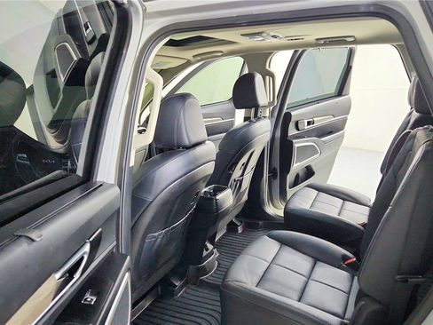 Used 2022 Kia Telluride EX w/ EX Premium Package image 33