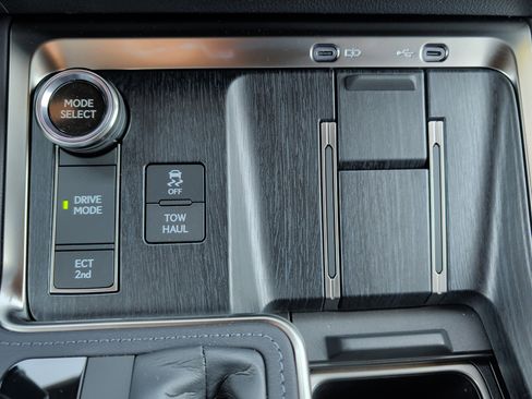 Certified 2026 Lexus GX 550 GX 550 Luxury+ w/ Accessory Package (2T) image 20