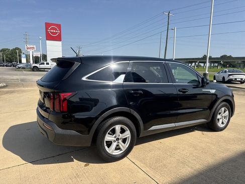 Used 2022 Kia Sorento LX FWD image 10