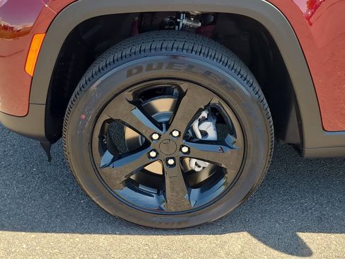 New 2025 Jeep Grand Cherokee Altitude w/ Trailer Tow Package image 16