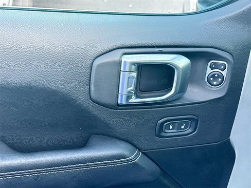 Used 2023 Jeep Gladiator Overland image 19