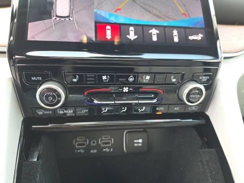 Used 2023 Jeep Grand Cherokee L Summit w/ Advanced Protech Group IV AWD/4WD image 31