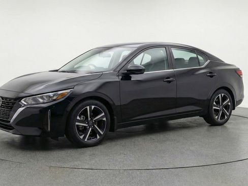 Used 2025 Nissan Sentra SV image 3