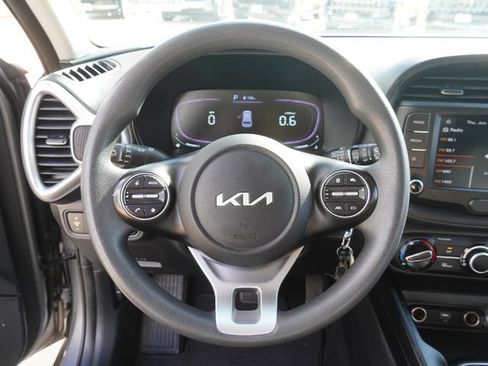 Used 2023 Kia Soul LX w/ Option Group 015 FWD image 25