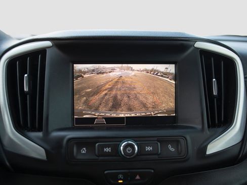 Used 2024 GMC Terrain SLE image 12