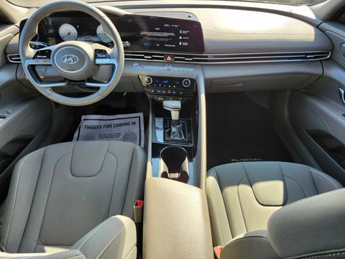 Certified 2023 Hyundai Elantra SEL w/ Convenience Package FWD image 11
