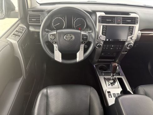 Used 2022 Toyota 4Runner Limited AWD/4WD image 27
