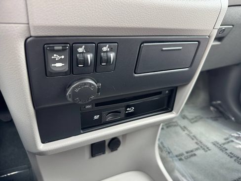 Used 2017 Toyota Sienna XLE Premium AWD/4WD image 25