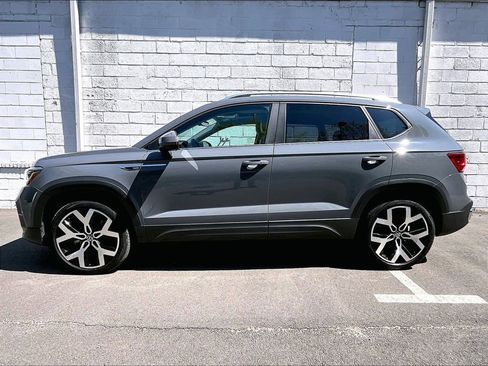 Used 2023 Volkswagen Taos SEL AWD/4WD image 2