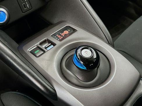 Used 2024 Nissan Leaf S FWD image 24