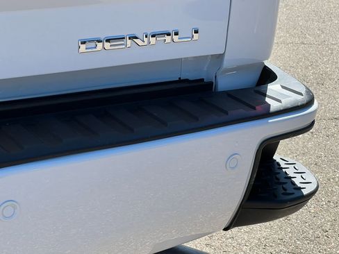 Used 2019 GMC Sierra 2500 Denali w/ Duramax Plus Package AWD/4WD image 14