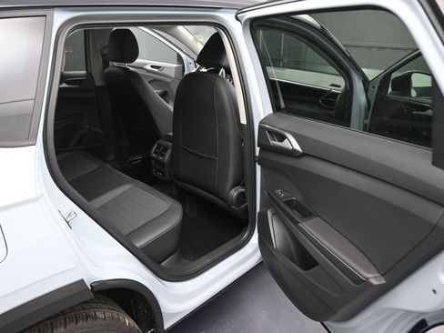 New 2026 Volkswagen Taos SE image 41