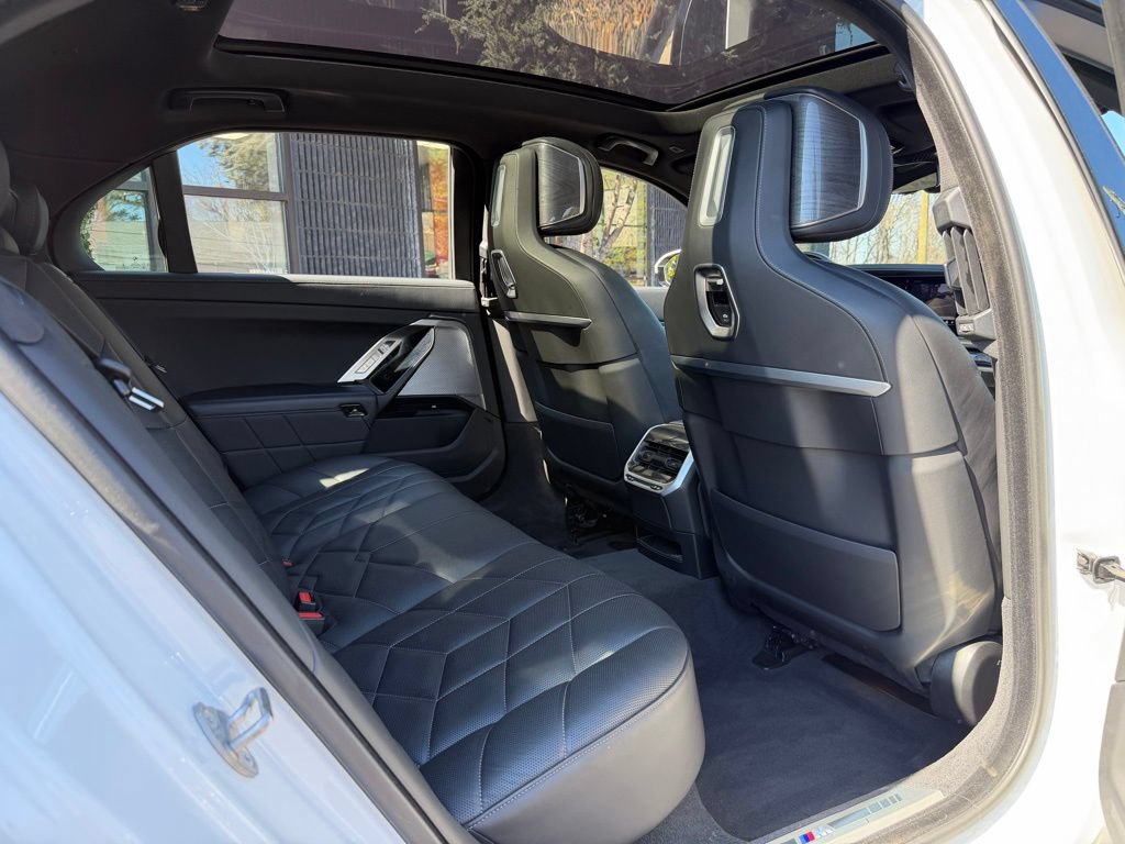 Used 2024 BMW 740i RWD image 39