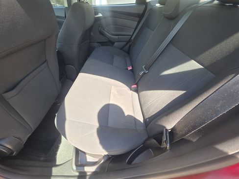 Used 2015 Ford Focus SE FWD image 6