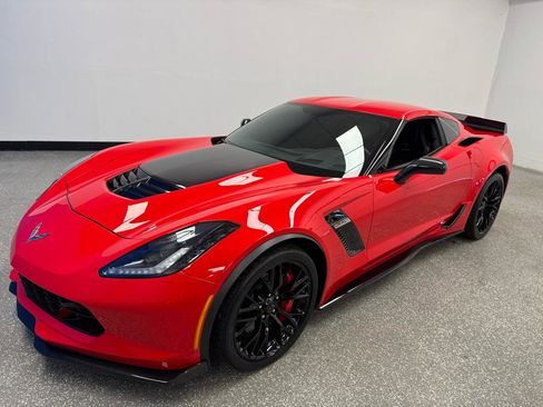 Used 2016 Chevrolet Corvette Z06 w/ 3LZ Preferred Equipment Group RWD image 32