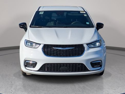 New 2026 Chrysler Pacifica Select FWD image 2