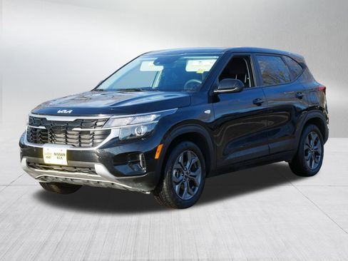 Certified 2024 Kia Seltos LX image 3