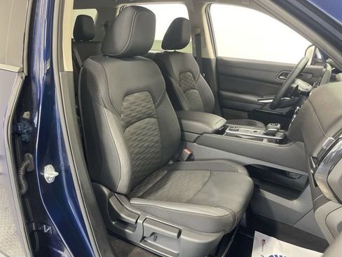 Used 2025 Nissan Pathfinder SV AWD/4WD image 27