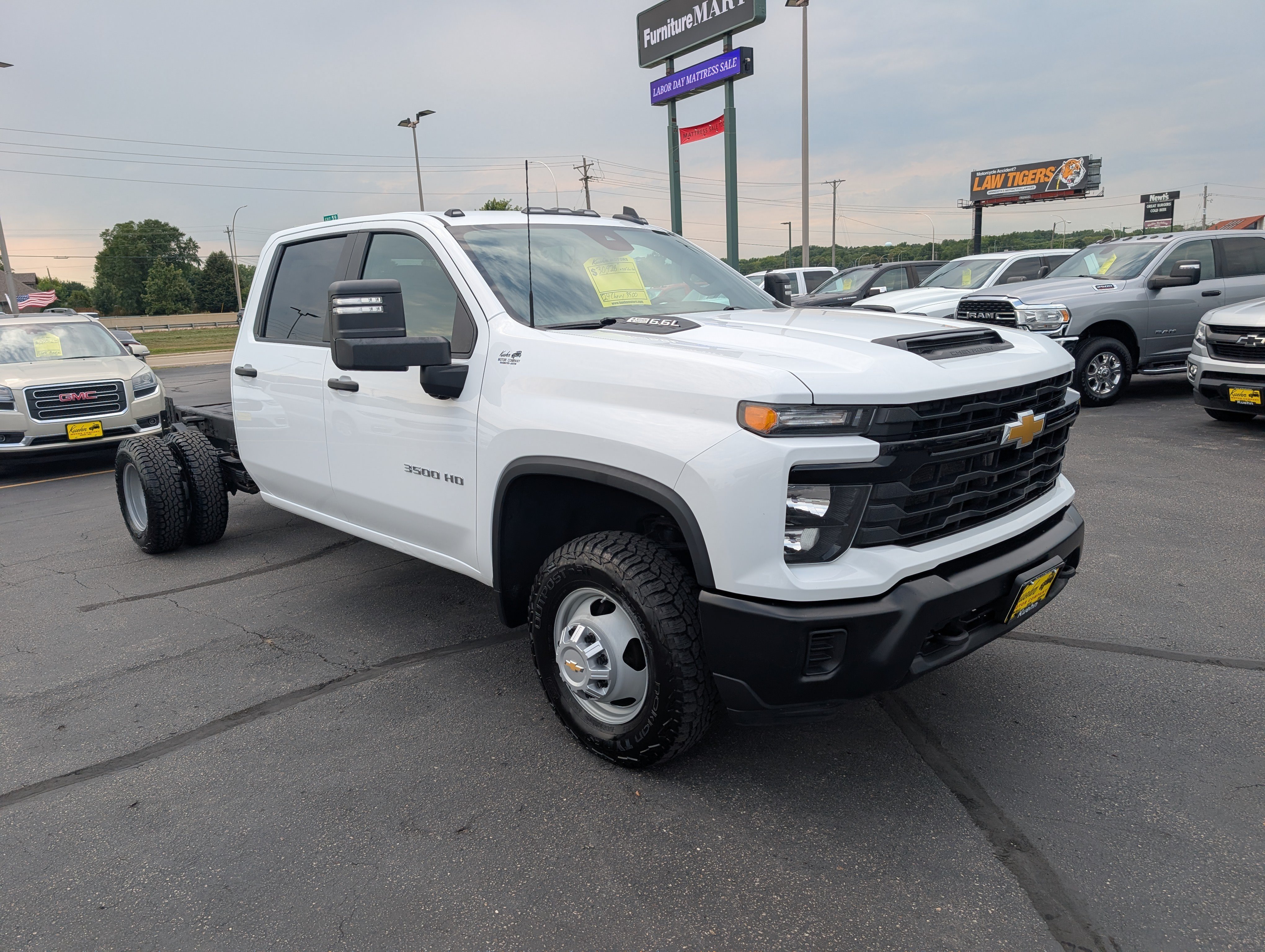 Used 2024 Chevrolet Silverado 3500 W/T w/ WT Convenience Package AWD/4WD image 2