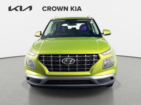 Used 2022 Hyundai Venue SEL w/ Cargo Package FWD image 2