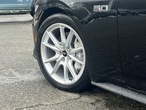 Used 2024 Ford Mustang GT Premium image 8