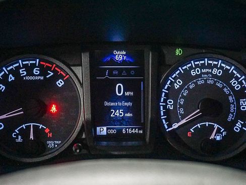 Certified 2023 Toyota Tacoma TRD Off-Road AWD/4WD image 24