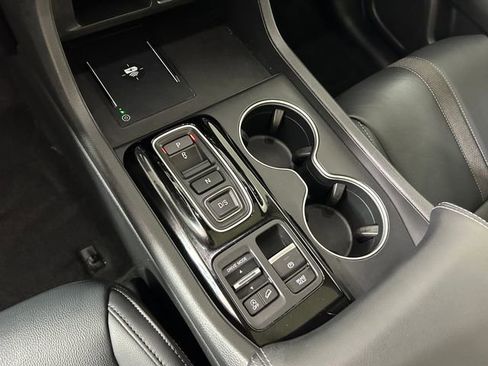 Used 2024 Honda Pilot Touring image 20