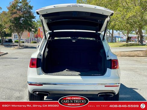 Used 2018 Bentley Bentayga AWD/4WD image 12
