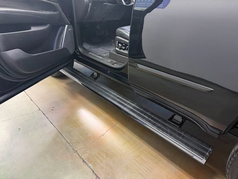 Used 2018 Cadillac Escalade Platinum RWD image 8
