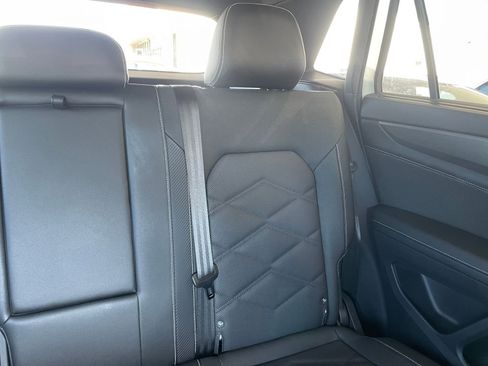 Used 2025 Volkswagen Atlas Cross Sport SE image 37