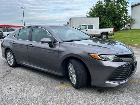 Used 2019 Toyota Camry LE w/ Convenience Package FWD image 8