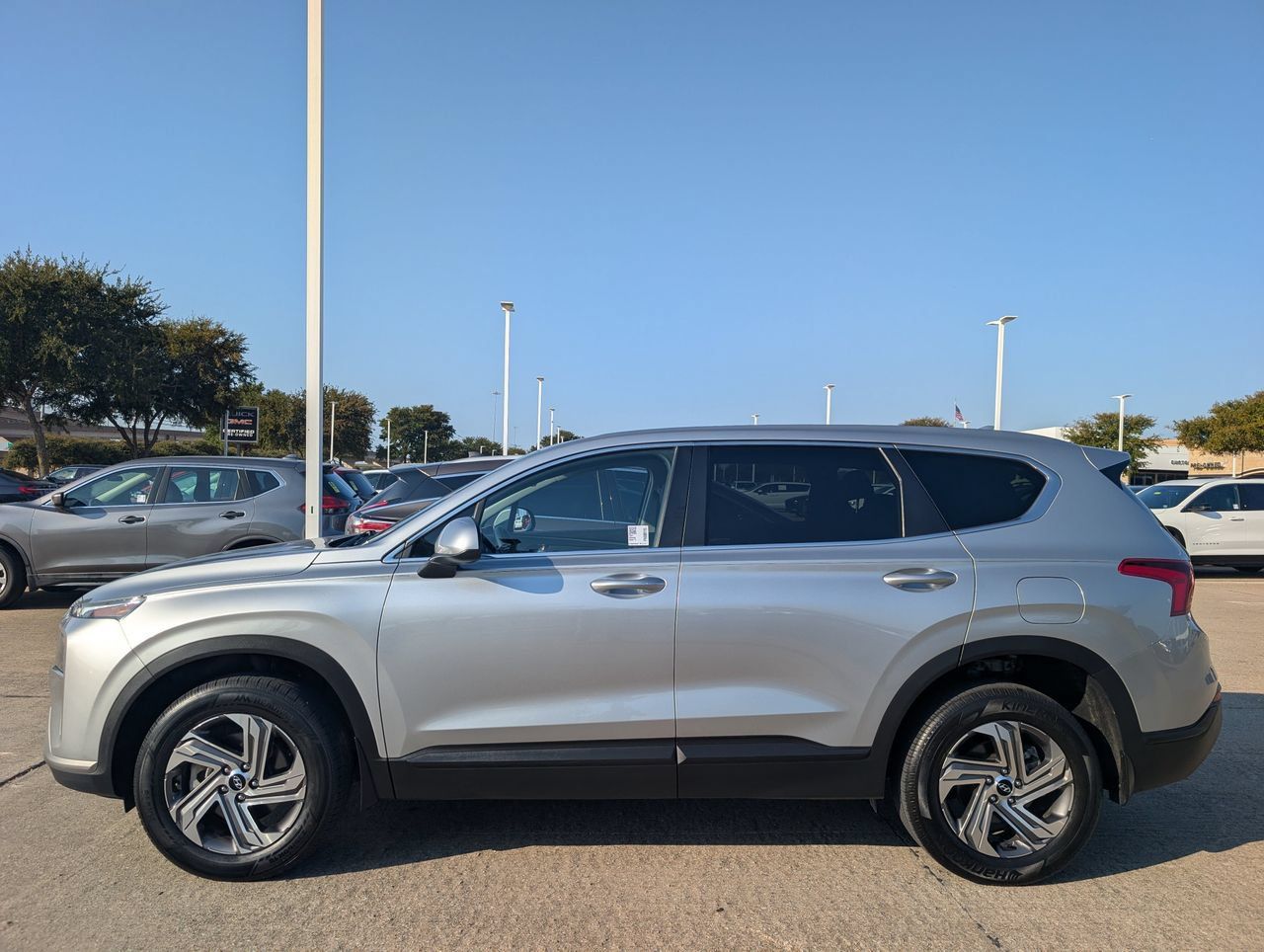 Used 2023 Hyundai Santa Fe SE AWD/4WD image 3