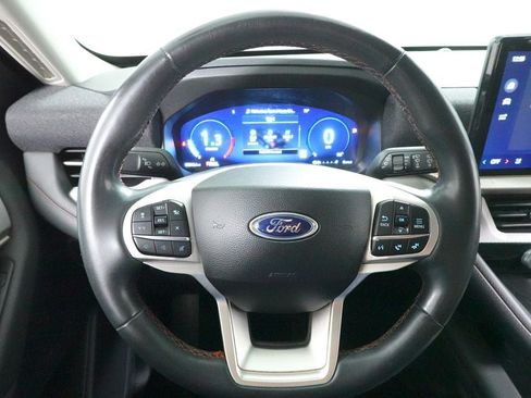 Certified 2025 Ford Explorer Active w/ Active Comfort Package AWD/4WD image 12