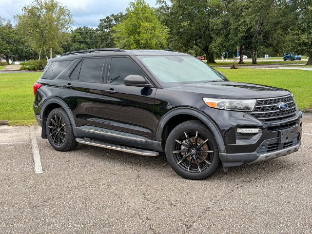 Used 2020 Ford Explorer XLT w/ Equipment Group 202A AWD/4WD image 1